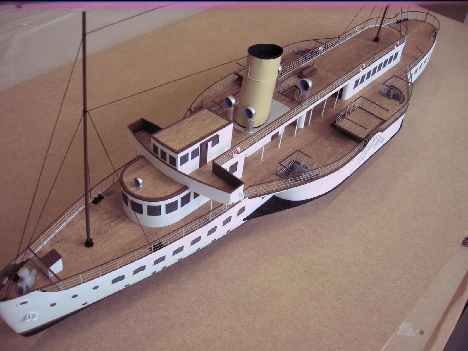 Maid of The Loch, 1:76