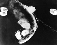 Yamato under Air attack zpsd42f9b6c
