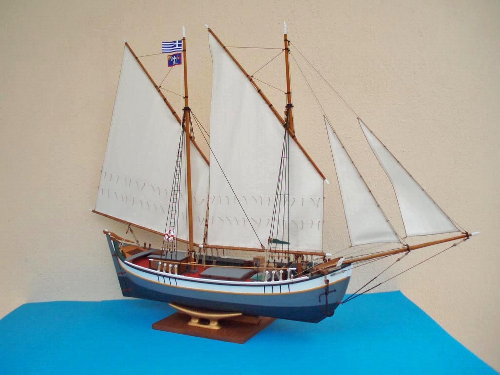 A5. Trechandiri with "brachera" rigging (two lug sails)