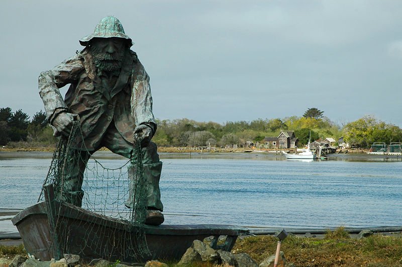 File:Humboldt Bay Fisherman Memorial Statue.jpg