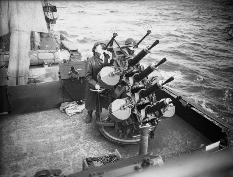 HMS_Vanity_Vickers_.50_guns_1940_IWM_A_1249.jpg