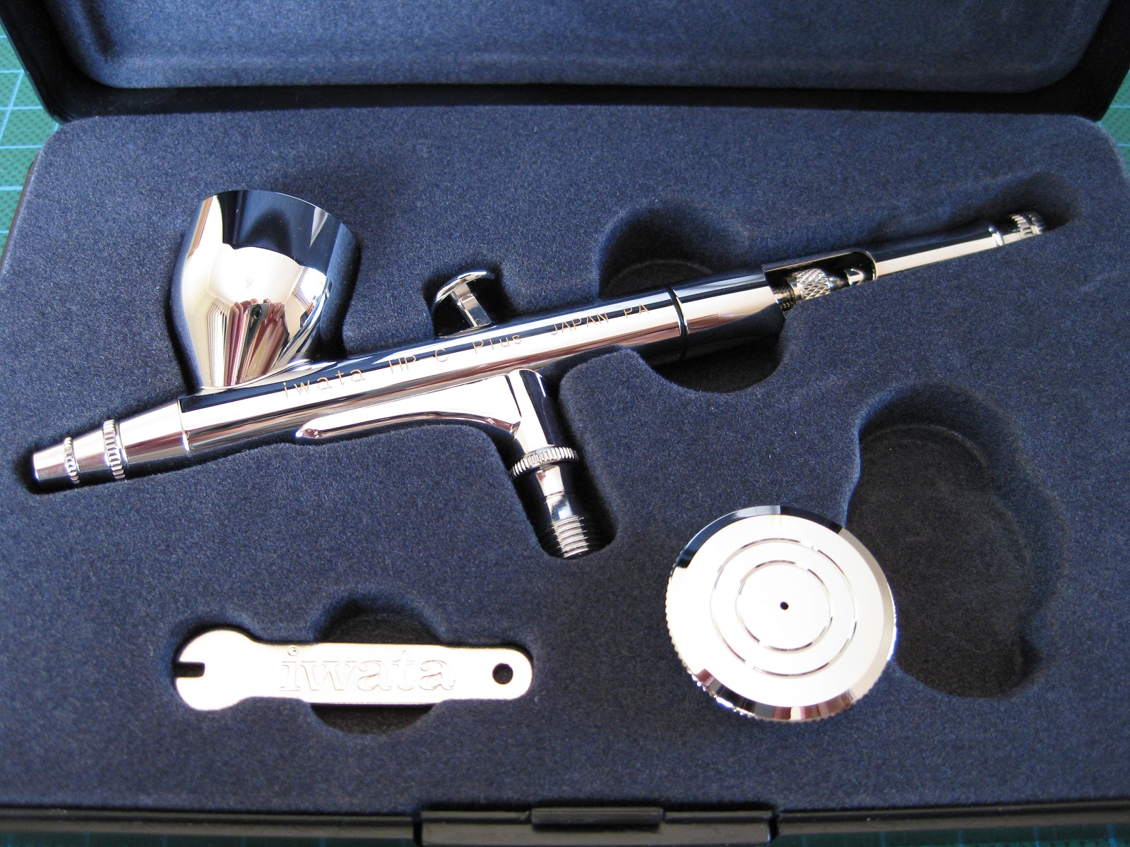 Iwata Airbrush Gun