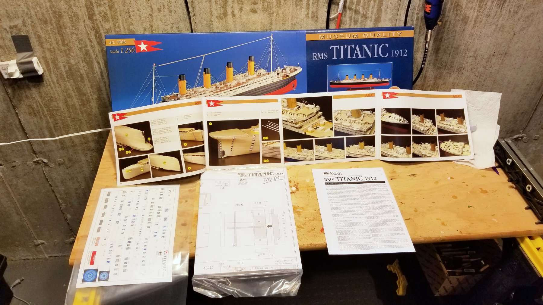 AMATI Titanic - 1:250 - AM1606
