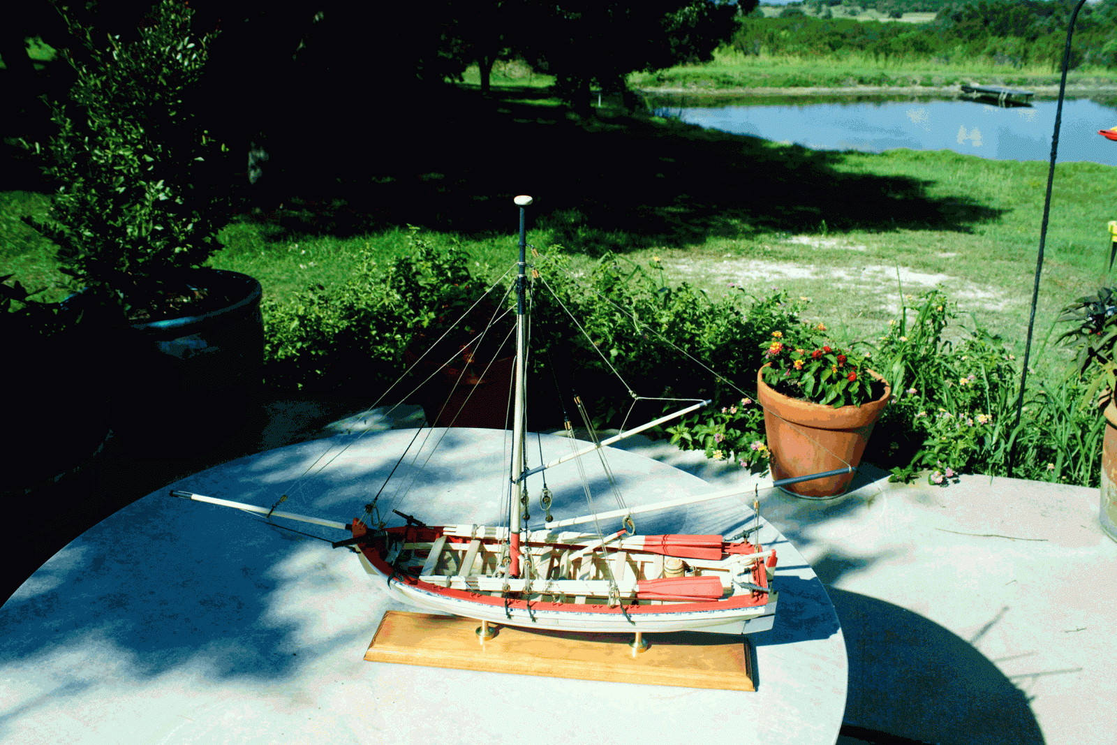 18th Century Armed Longboat 1:24