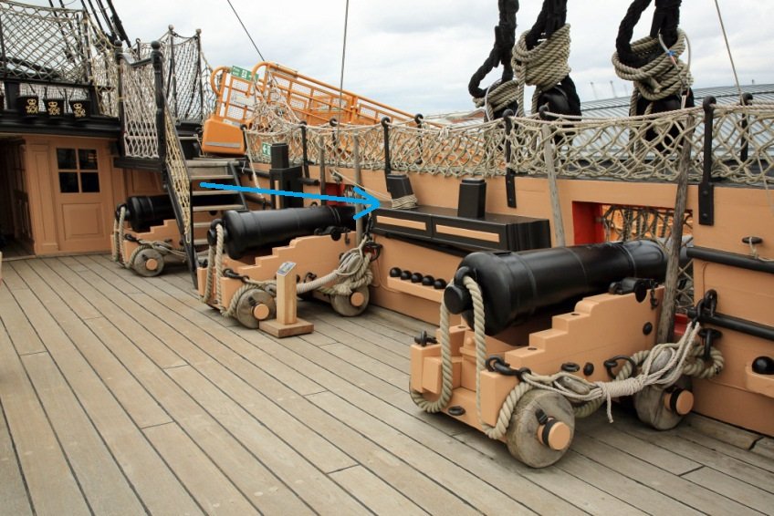 11portsmouth-hms-victory-small-main-deck-cannons.jpg.aeb07c770664f2819216aecfcfb579a5.jpg