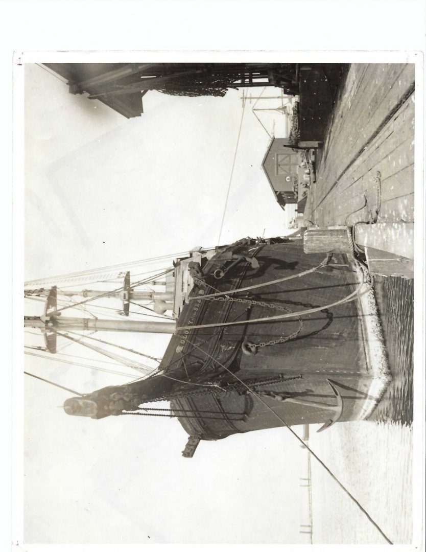 Glory 1922 Tacoma dockside.jpg