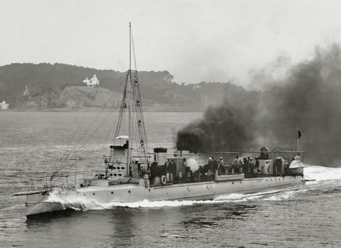 French torpedo boat Cyclone.jpg