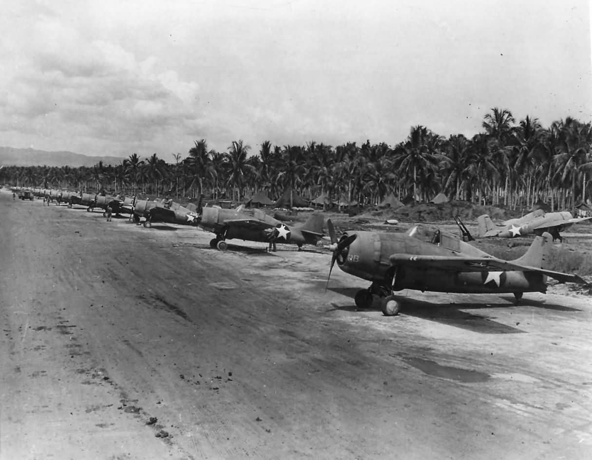 Grumman_F4Fs_on_Guadalcanal_1942_NAN1-93.jpg.ec6c2e62f6ba5defa3ac6e183b0190ef.jpg