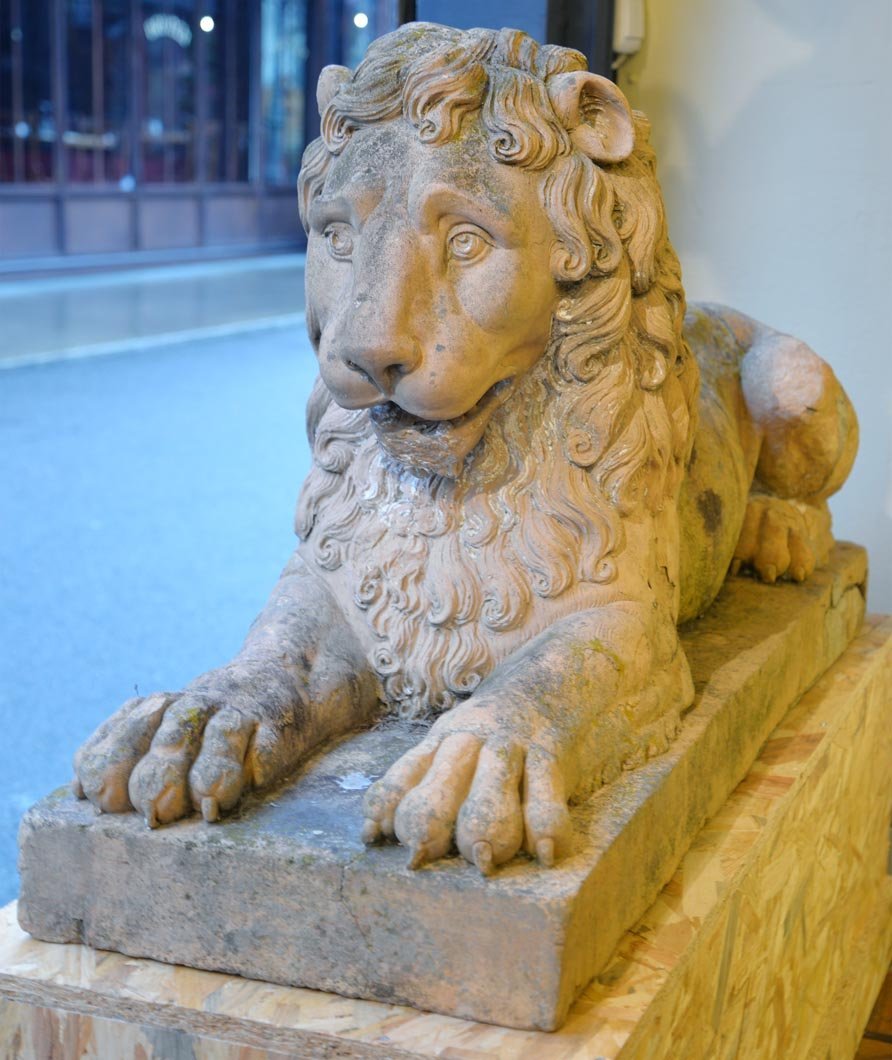 pair-of-terracotta-lion-statues-18th-century-14163_06_big@2x.jpg.05c6bf80ee8521e7185a669af2dd927c.jpg