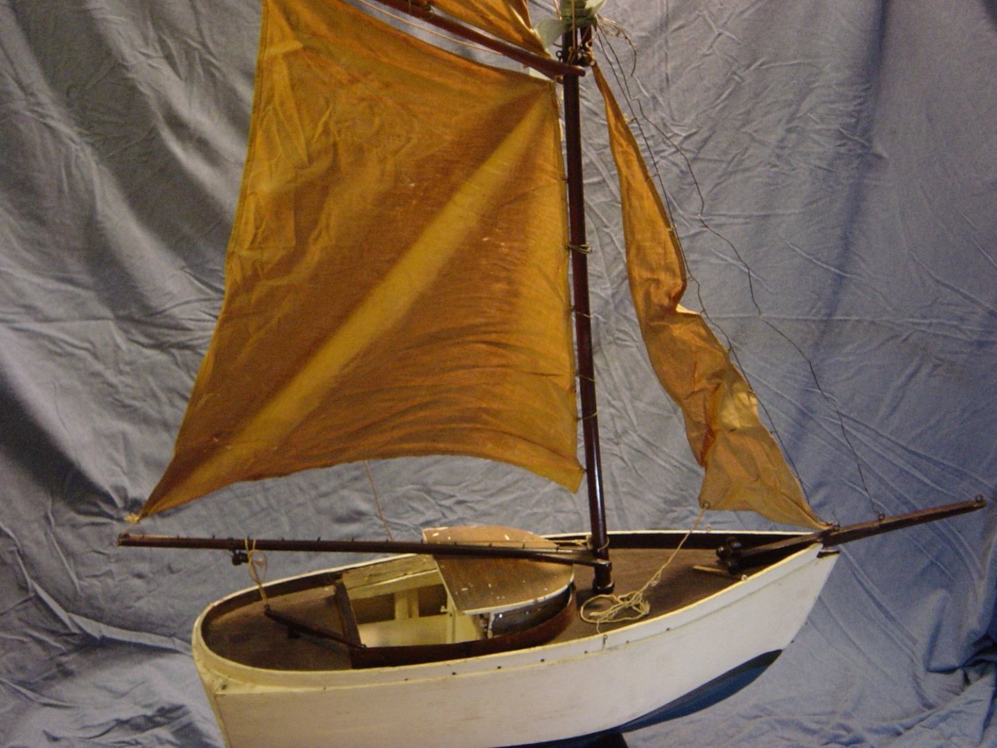Dad's pictures of wooden sailboat 080.JPG