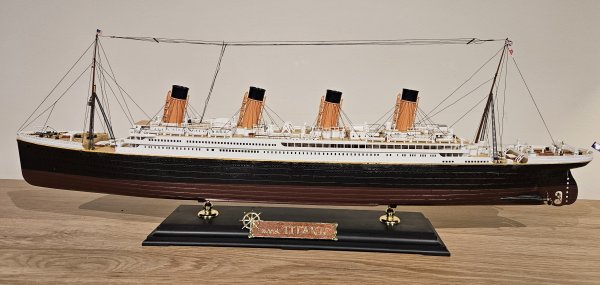 Airfix Titanic 1.jpg