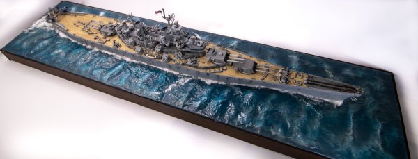 USS Missouri Revell 1/535 main photo aerial wide angle