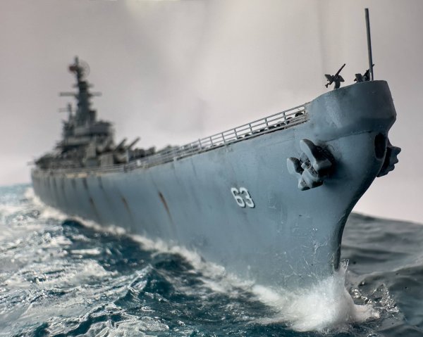 USS Missouri Revell 1/535 bow