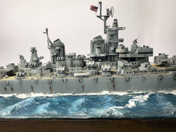 USS Missouri Revell 1/535 bow midship