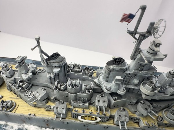 USS Missouri Revell 1/535 bow midship superstructure