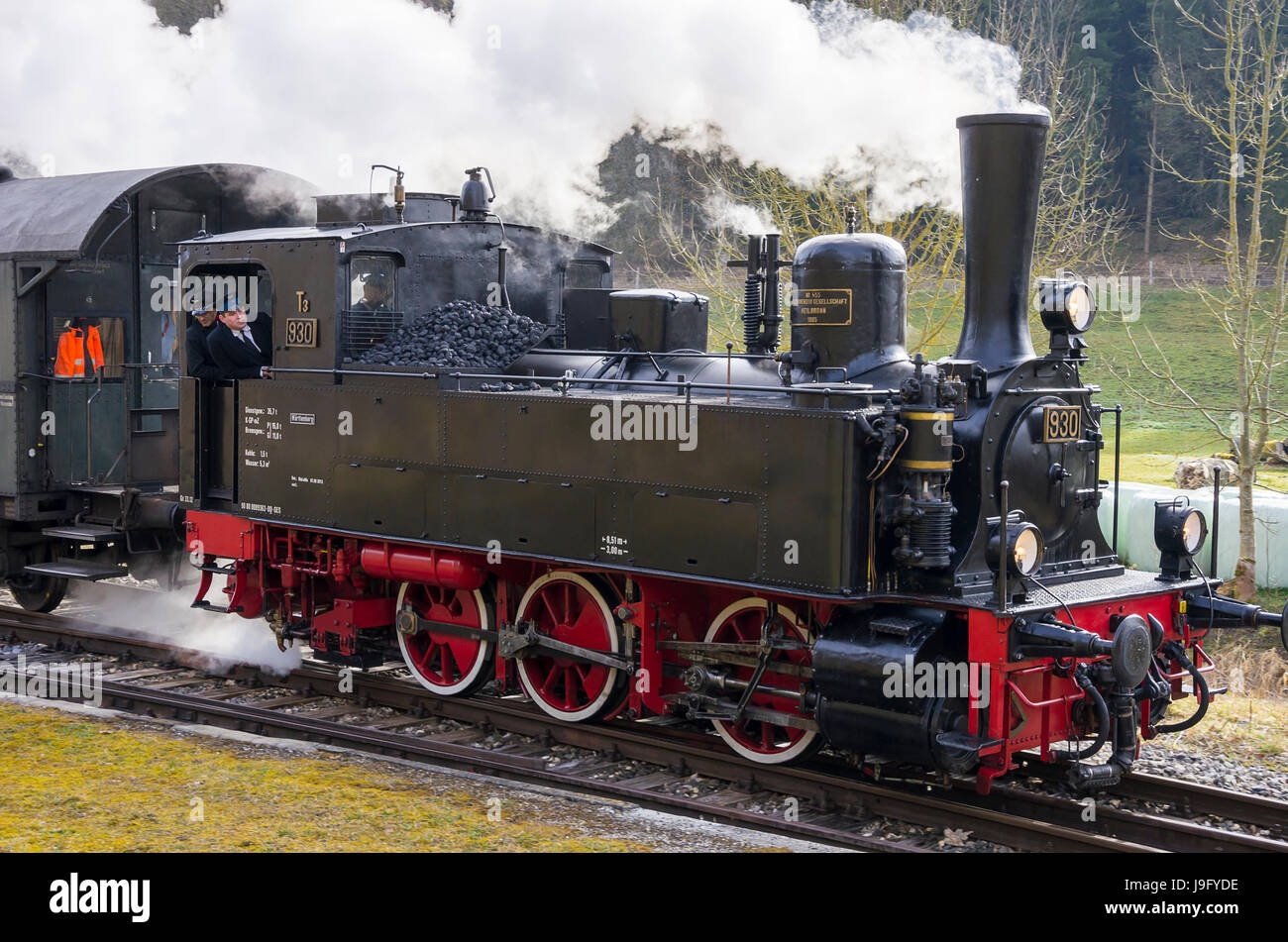 mnsingen-germany-march-28-2016-historic-wurttemberg-t3-930-steam-locomotive-J9FYDE.jpg.45ff5b87b296e5ef92c13c4602a09216.jpg