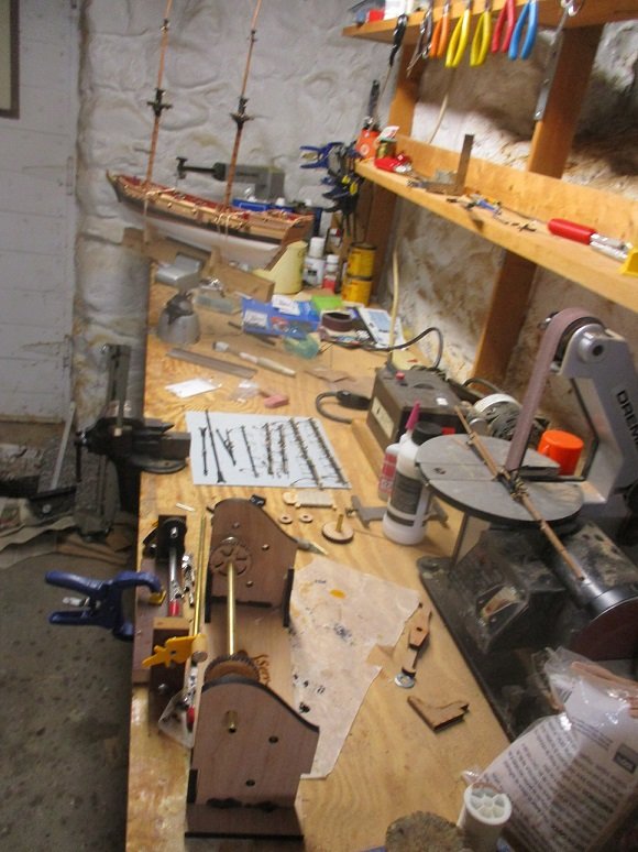 workbench2.JPG.42ca3a8286e0f3959e6aa87d8910dcda.JPG