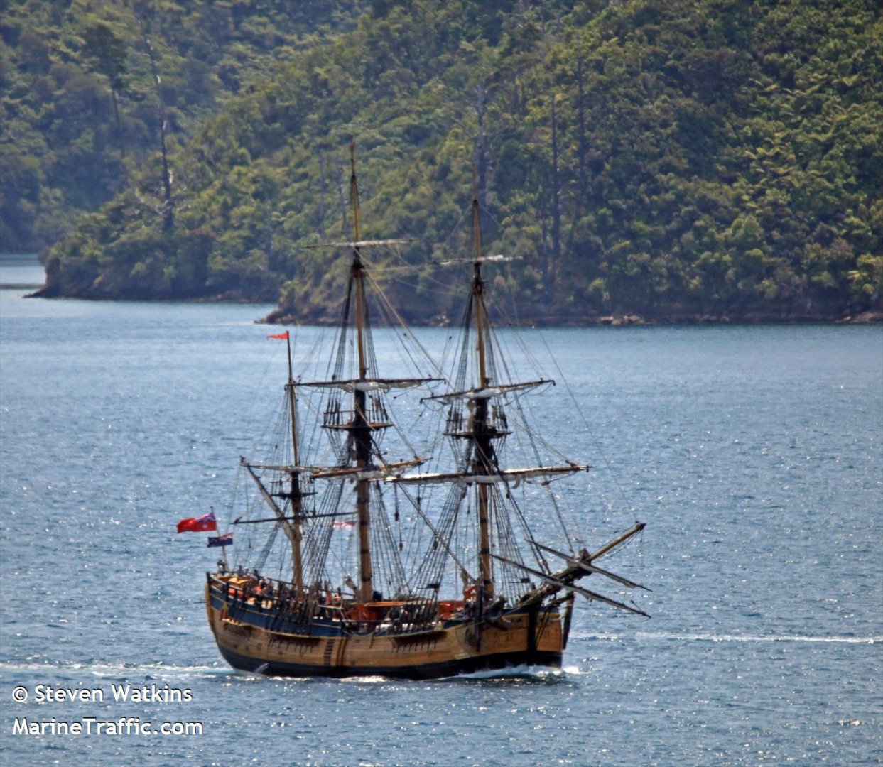 HMB_ENDEAVOUR3.jpg