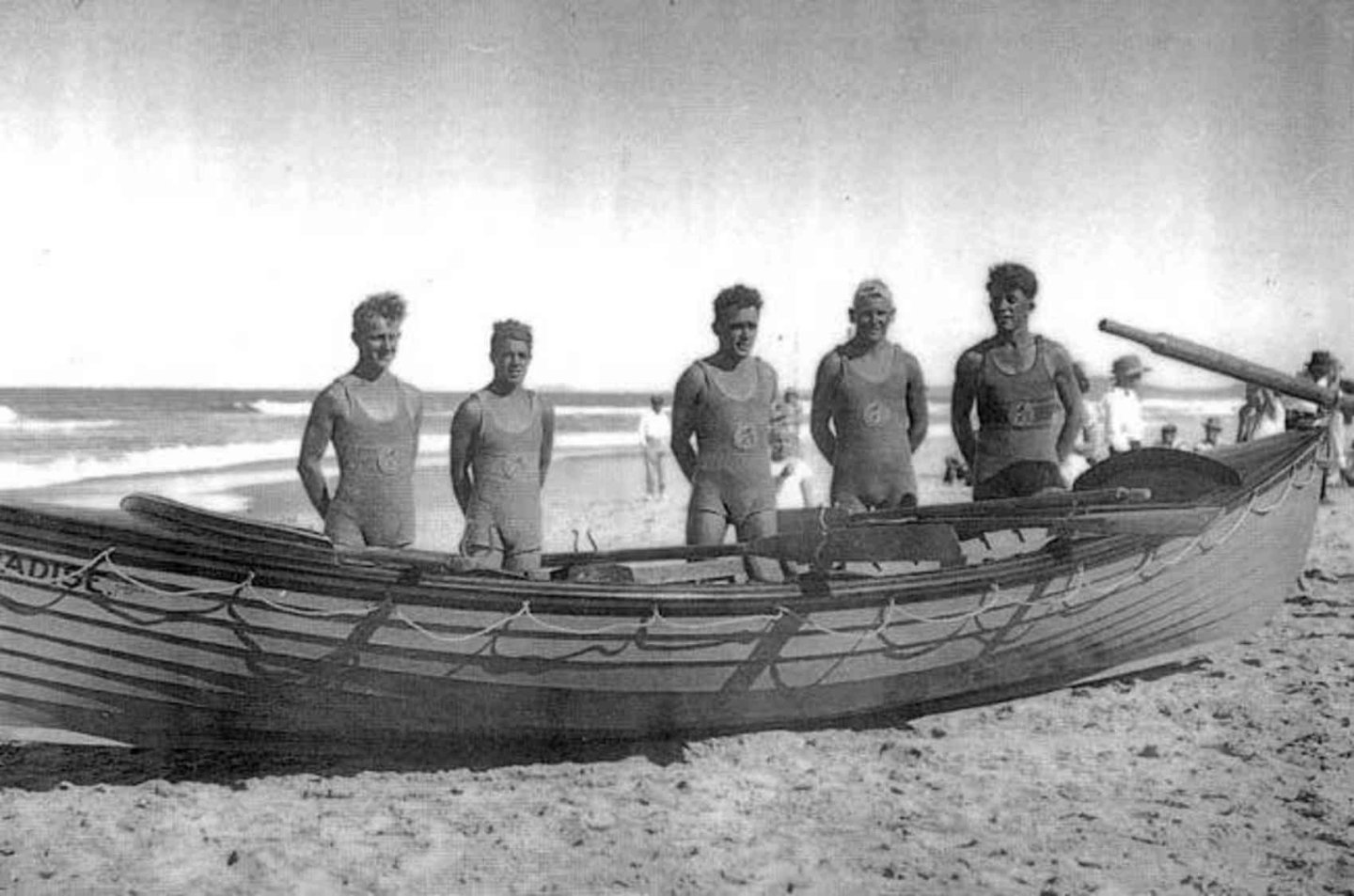 old-surfboat-2.thumb.jpeg.d64ea7aeb324e8cc4543d1b8298d88d1.jpeg