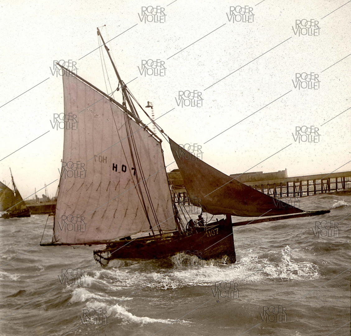 le-havre-seine-maritime-barque-de-peche-battue-939833-1440-3158047198.thumb.png.7133021ea6b5f54d766db687d47ce494.png