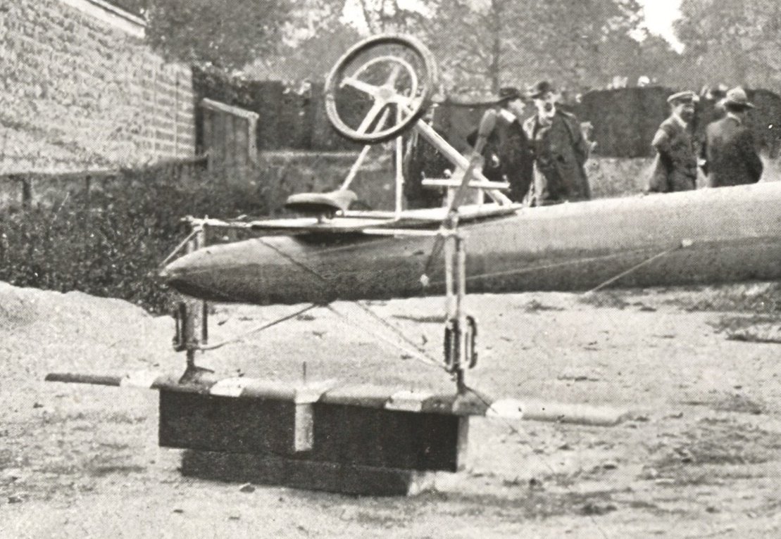 Foils_de_l'hydroplane,_Le_sport_universel_illustré,_oct_190_bc.jpg