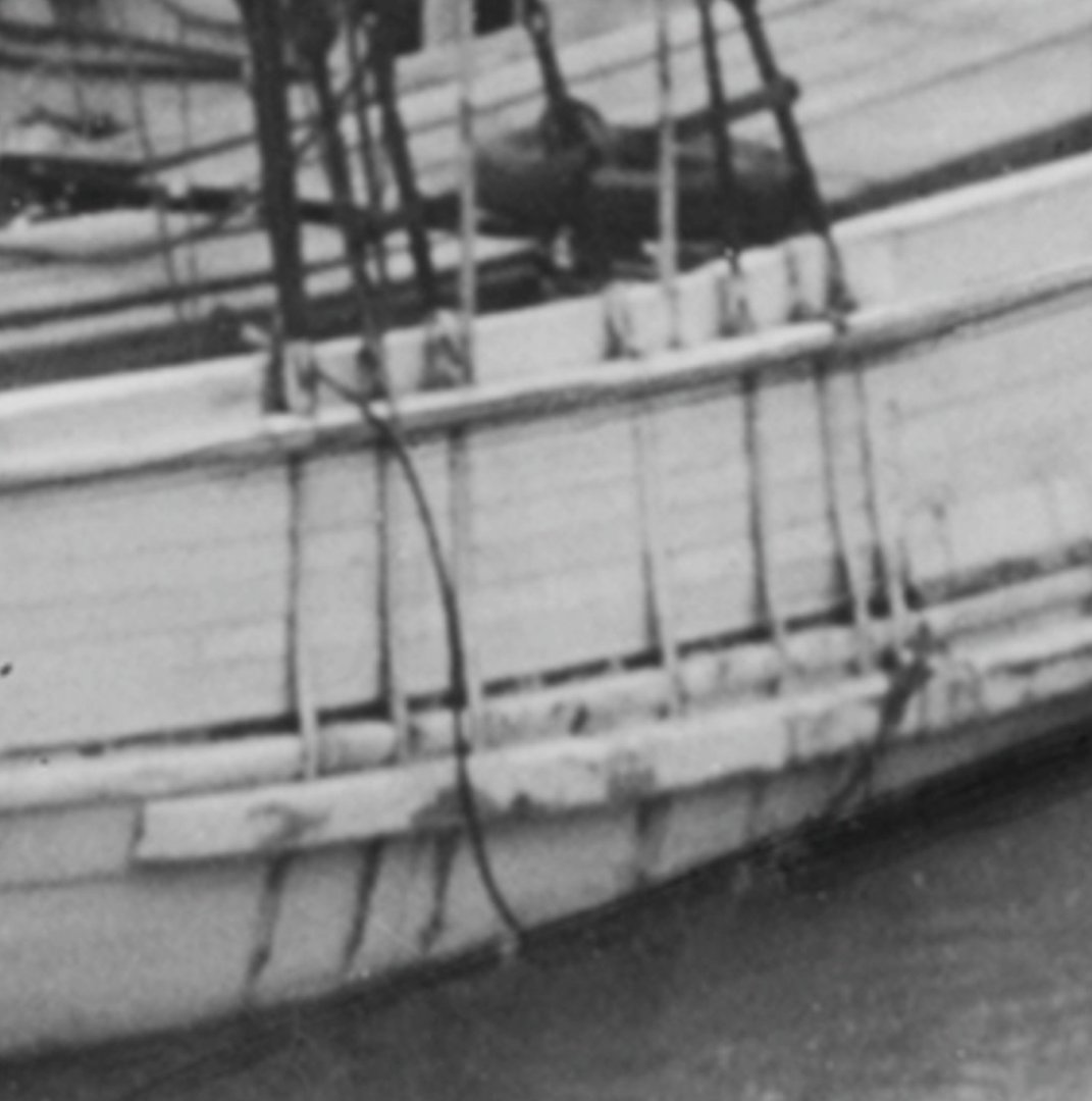 AD stbd mizzen chainplates and line 1936.jpg