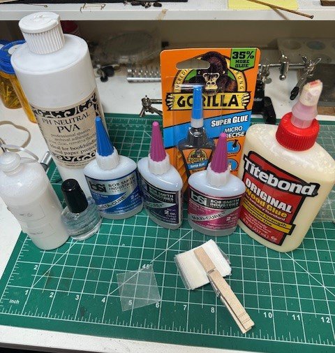 Glue.jpg.2197a297d25d8b10ca9364c06ad004ff.jpg