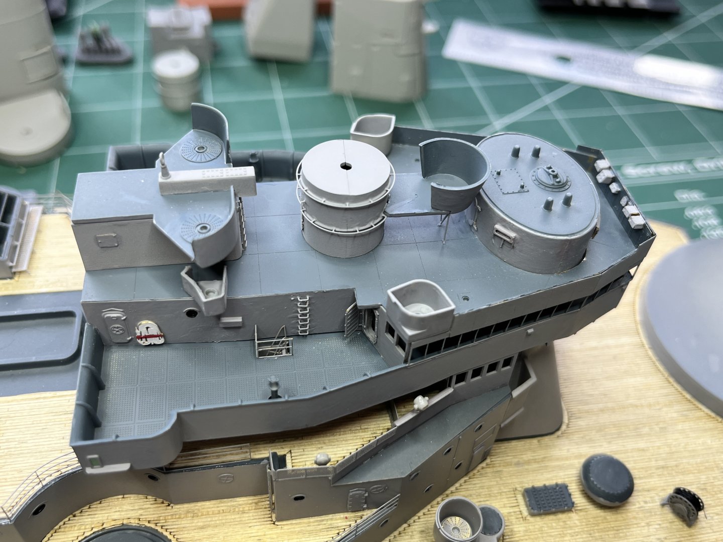 PilotHouseLevel.thumb.JPG.08c962cf12f5c5c3bb1adfe8394efba5.JPG