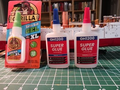 glues.jpg.b1bd23c59d8ec086f8fdfdd5e41111bd.jpg