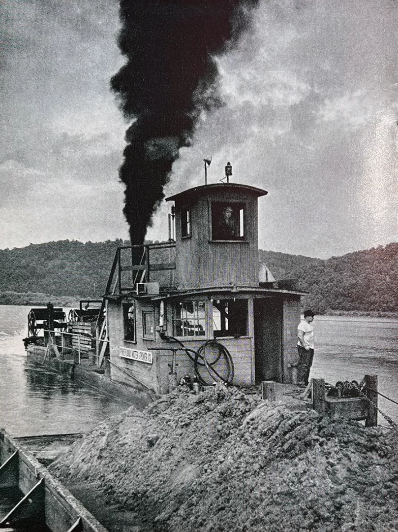 sternWheeler1a.jpg.thumb.webp.16d8518665e4518475979d23089f1aef.webp