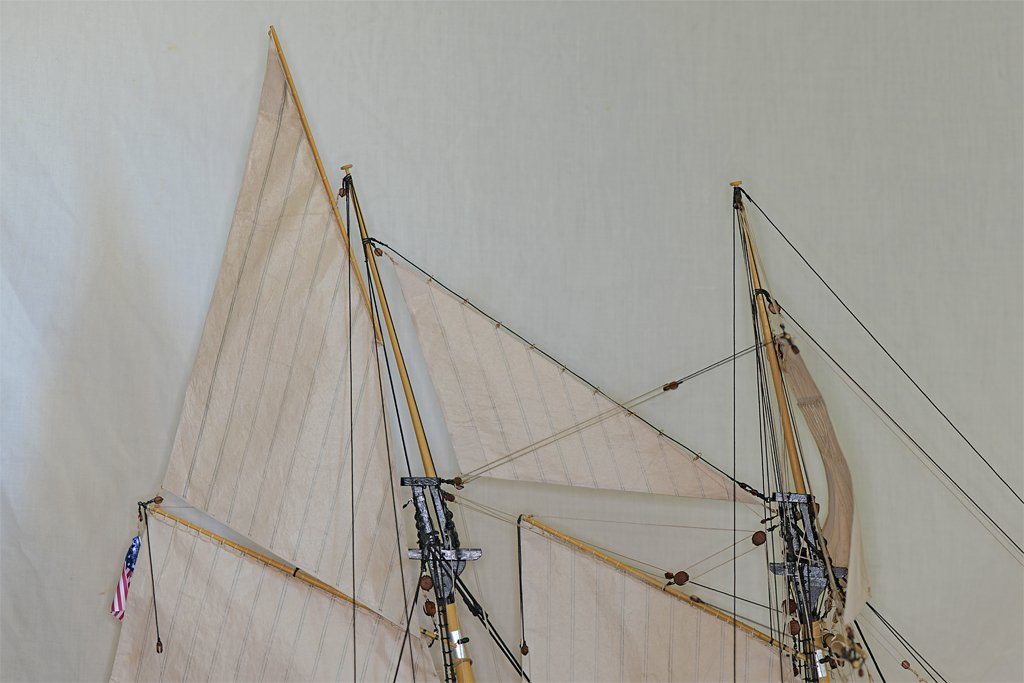 Topsails.jpg.0899e2bf670f9719187f9d41ce167402.jpg