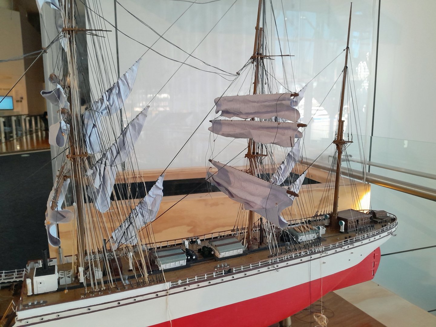 177267-HerzoginCecilie(2).thumb.jpg.faac3375a507770e365e07f621fb6e83.jpg