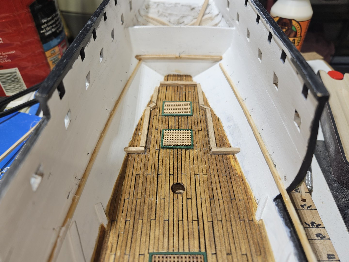 OrlopDeck_Bulkheads_Aft.thumb.jpg.f53d991d866d70d68bcf7a9672d556d3.jpg