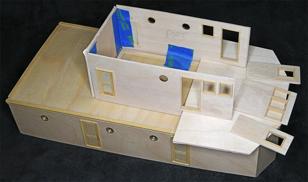 Deckhouse.jpg.c677ce4c280e7fa646e16c01bd02cfe3.jpg