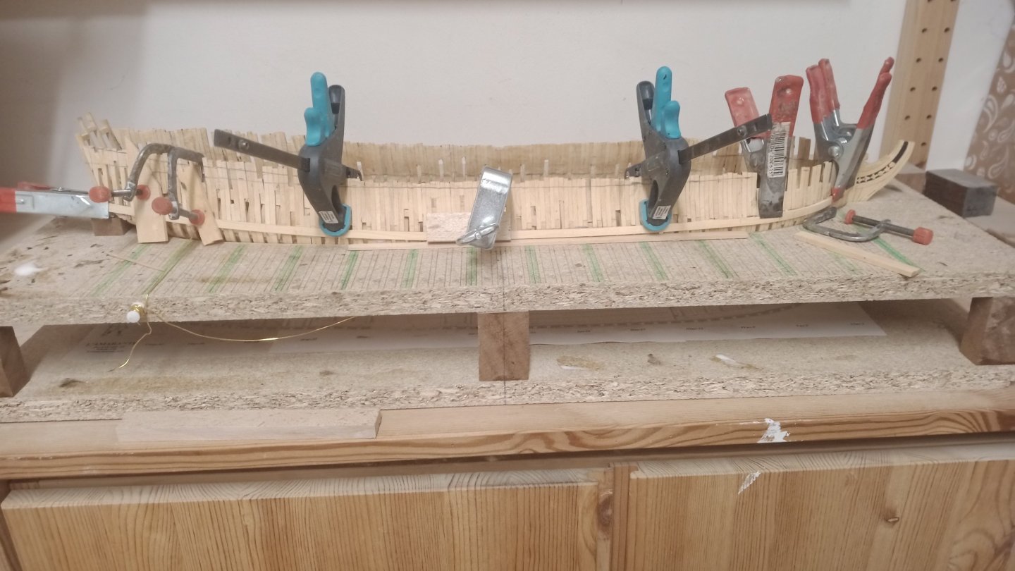 erstePlanke.thumb.jpg.5d3c5f2eda77353d6cc4b58c7ab43e4d.jpg