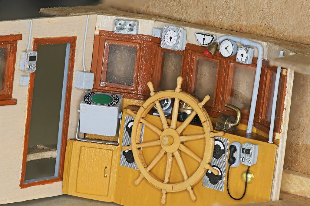 fwdandportbulkheads.jpg.4612492d394b33d41d3a27bcff3cad75.jpg