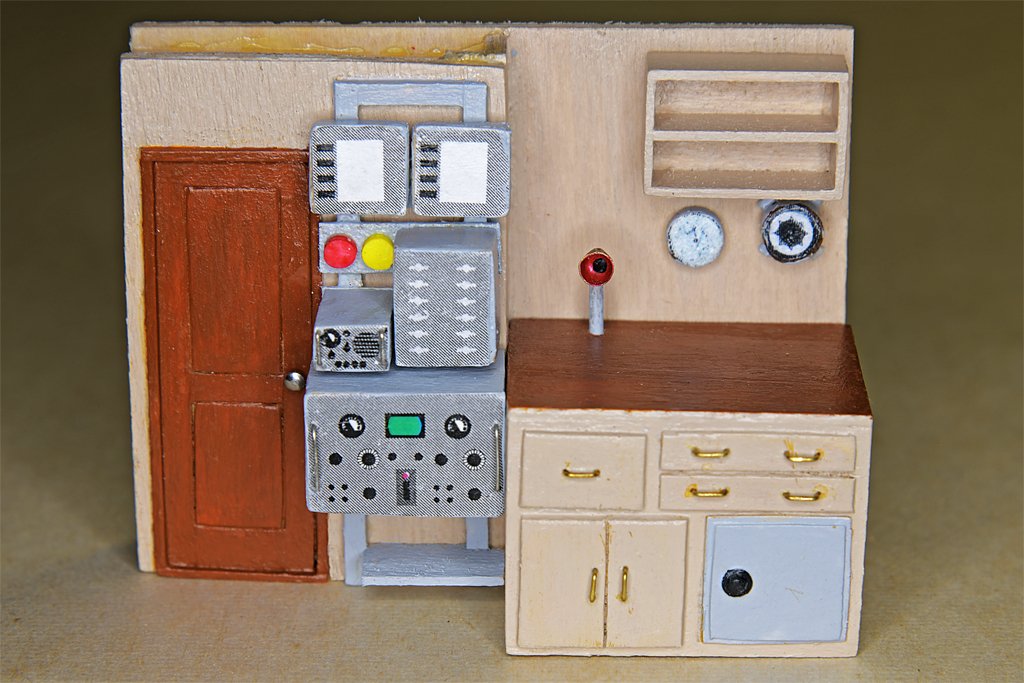 pilothouseaftbulkhead.jpg.e7c0f248b7fe3379343652ec4ecd9f4a.jpg