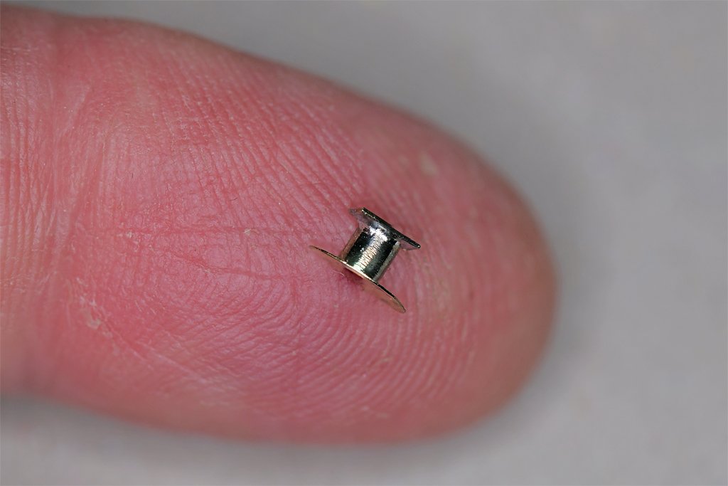 hosereelonfinger.jpg.99616ac759fe7e809bbb9376bc4d304e.jpg